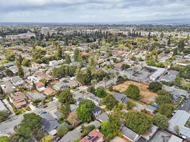 731 Calderon Avenue, Mountain View CA: https://media.crmls.org/mediaz/9951c56d-b32e-44dc-b649-a0d31d0f65a9.jpg