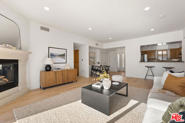 8238 W Manchester Avenue, Playa del Rey CA: https://media.crmls.org/mediaz/99521094-fbaf-493f-a0d5-ccdebd8b326f.jpg