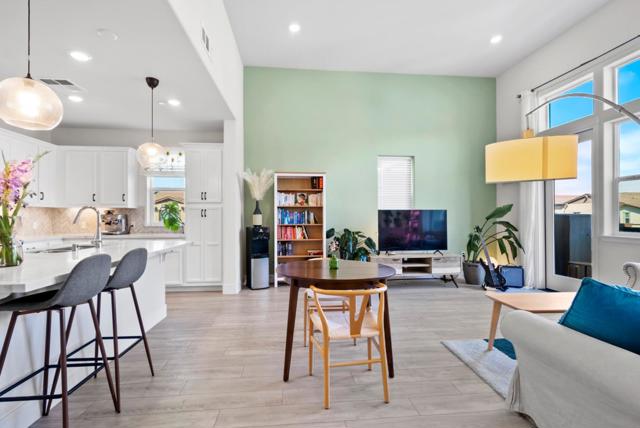 183 Dora Falls Terrace, Fremont CA: https://media.crmls.org/mediaz/99521a36-17fa-4751-9735-f1523c336dd3.jpg