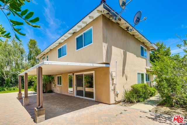 687 Mount Carmel Drive, Claremont CA: https://media.crmls.org/mediaz/99528aed-3da7-4aed-a2fc-601f87af1d49.jpg