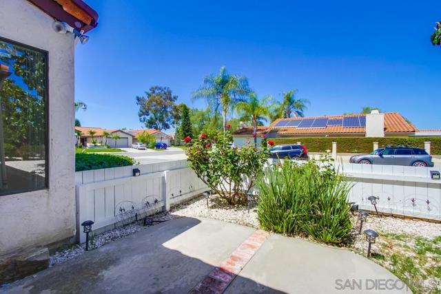 11742 Avenida Sivrita, San Diego CA: https://media.crmls.org/mediaz/99537ffb-84d9-40f5-911d-628d2539c34b.jpg