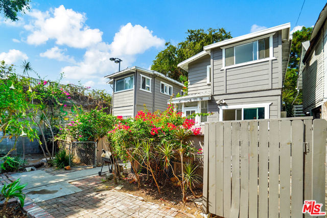 1118 Sanborn Avenue photo 6