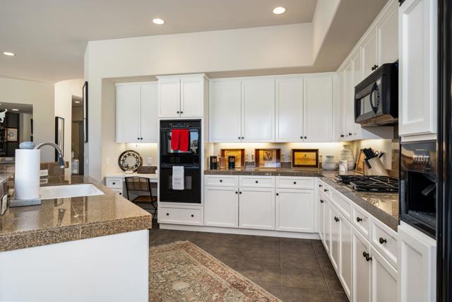 80240 Merion, La Quinta CA: https://media.crmls.org/mediaz/9953bdfd-70b6-4d7e-9244-3dee047b2e38.jpg