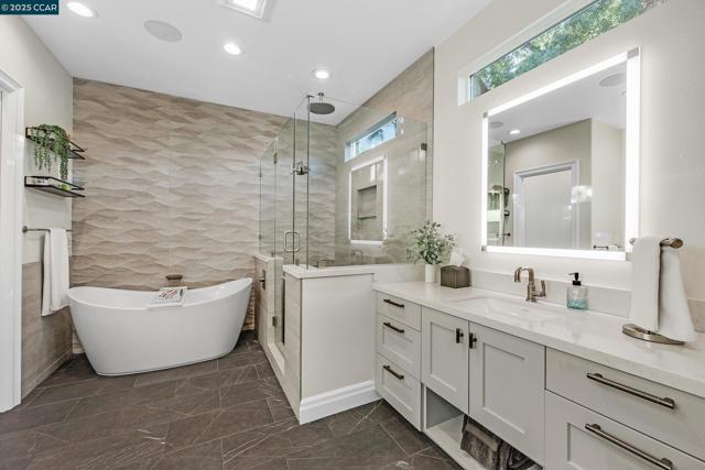 10 Woodside Dr, Danville CA: https://media.crmls.org/mediaz/9953ce4f-e619-4d1c-bae5-77e829fc4c78.jpg