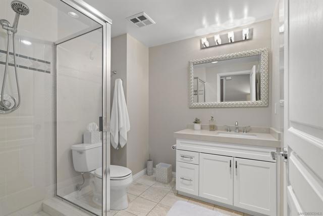 555 Front St., San Diego CA: https://media.crmls.org/mediaz/9953fca8-4998-4565-ab11-7f4a748b8a31.jpg