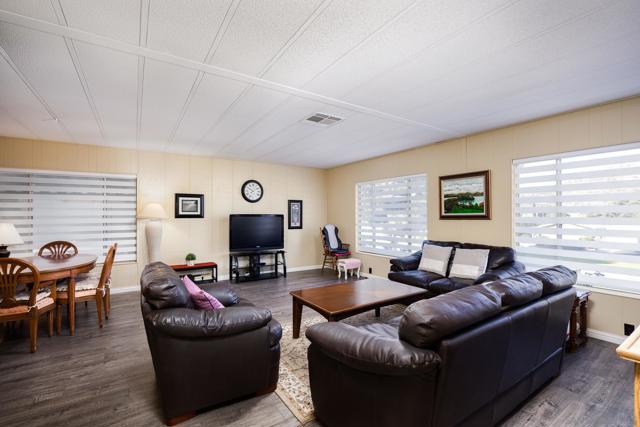 4650 Dulin Rd, Fallbrook CA: https://media.crmls.org/mediaz/995402a4-dd4f-4411-9a2a-9fb3bd12b8a2.jpg