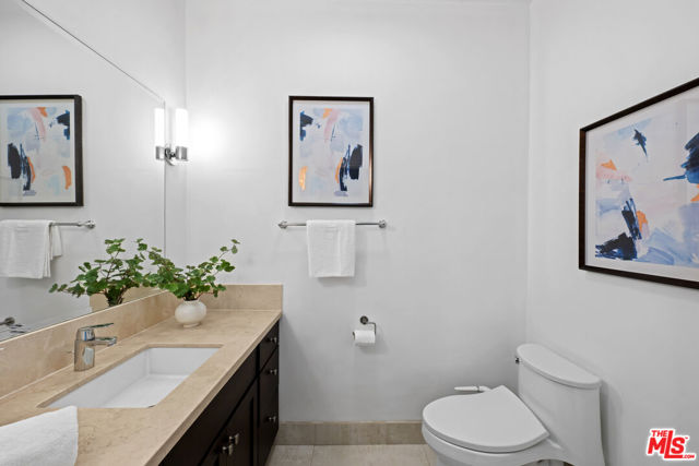 11928 Kiowa Avenue, Los Angeles CA: https://media.crmls.org/mediaz/99561fa4-49e3-4ebe-a677-43b97a14b815.jpg