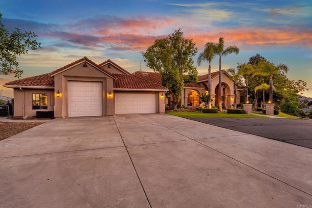 Detail Gallery Image 4 of 75 For 17780 Puerto Oro Ln, Ramona,  CA 92065 - 5 Beds | 5 Baths