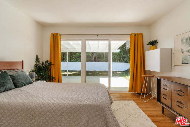 4220 Hillcrest Drive, Los Angeles CA: https://media.crmls.org/mediaz/99568adf-f02d-406a-af16-2ab958f0c73e.jpg