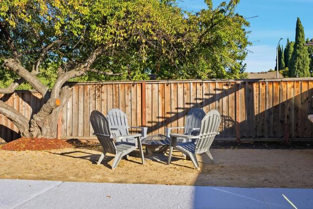 422 Liquidambar Way, Sunnyvale CA: https://media.crmls.org/mediaz/995778fb-5d75-43ca-a0c3-cd2626d3e8a1.jpg
