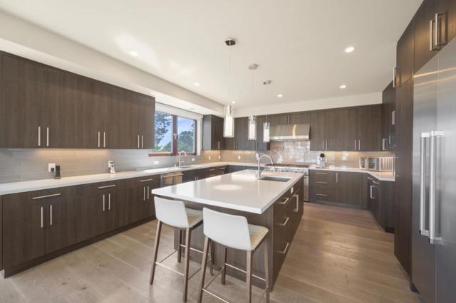 1548 Los Montes Drive, Burlingame CA: https://media.crmls.org/mediaz/9957eed6-90ab-412f-bd39-3b5162818a91.jpg