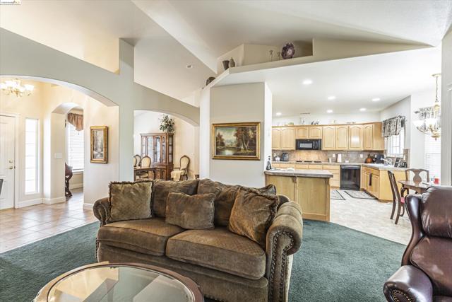 Image 8 of 40 For 8585 Whispering Oaks Rd