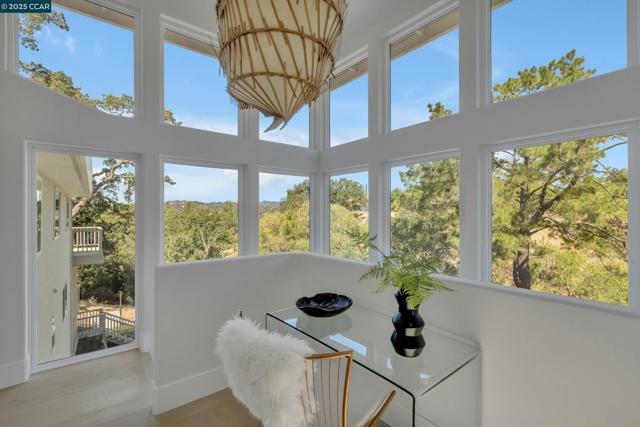 127 Caminar Way, Walnut Creek CA: https://media.crmls.org/mediaz/99589a22-ee8b-4690-853d-077271b94269.jpg