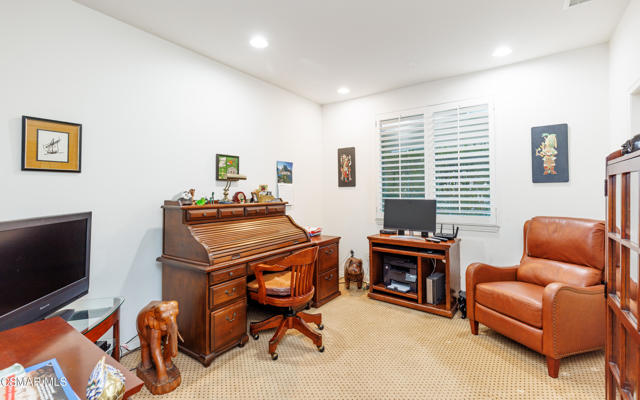 20769 Lugano Way, Porter Ranch CA: https://media.crmls.org/mediaz/9958c239-09ca-4bca-8974-9b64f4479f50.jpg