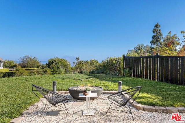 23458 W Moon Shadows Drive, Malibu CA: https://media.crmls.org/mediaz/9958ee9c-1054-4910-aa07-891e59e656a4.jpg