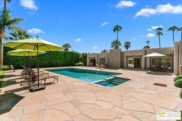 526 W Chino Canyon Road, Palm Springs, CA 92262