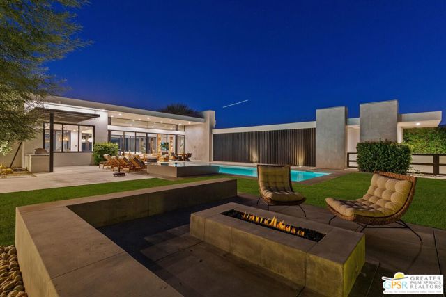 8 Desert Lark Circle, Rancho Mirage, CA 92270