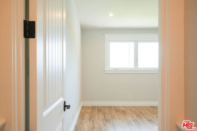 22224 Cass Avenue, Woodland Hills CA: https://media.crmls.org/mediaz/995947ce-ff4d-43f9-9f38-a5938dbd1949.jpg