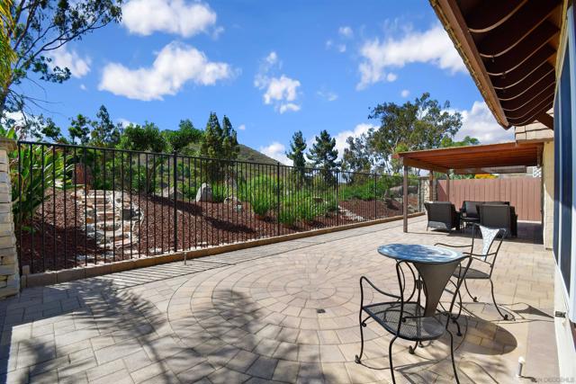 13957 Royal Melbourne Sq, San Diego CA: https://media.crmls.org/mediaz/99595606-a44a-4d55-a3cc-53932f93691f.jpg