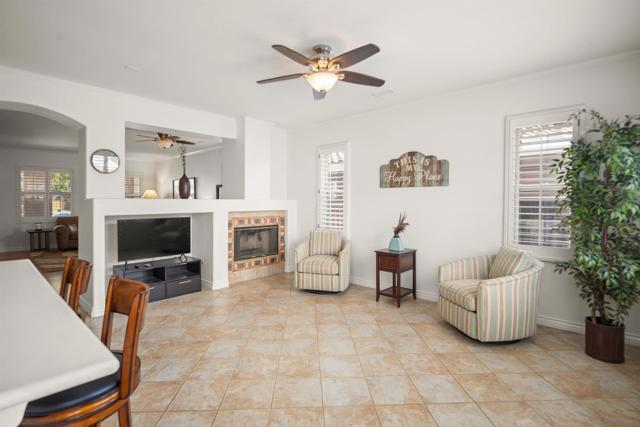 632 Lee Cir, Chula Vista CA: https://media.crmls.org/mediaz/9959678e-88df-4a89-897b-fbb1a55b25fb.jpg