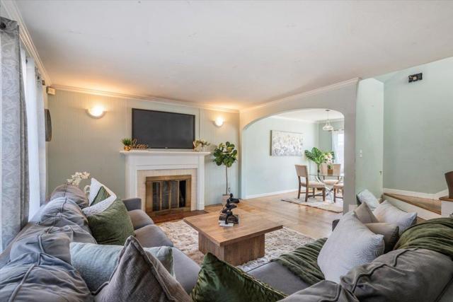 9401 Castlewood Street, Oakland CA: https://media.crmls.org/mediaz/9959fd9c-914e-4ef5-9691-2f0a022e34c2.jpg