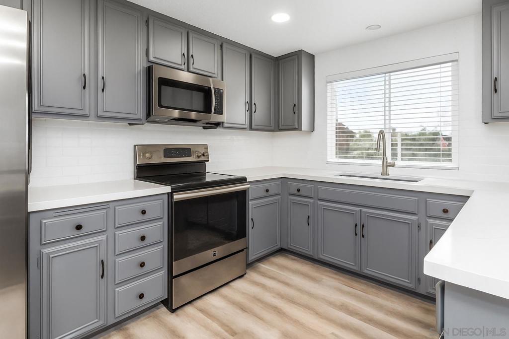 MLS #250032958SD img 3