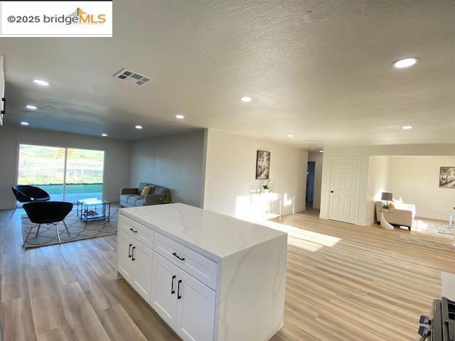 1832 Elkwood dr, Concord CA: https://media.crmls.org/mediaz/995b1160-9198-4d99-acb7-755135ccedd1.jpg