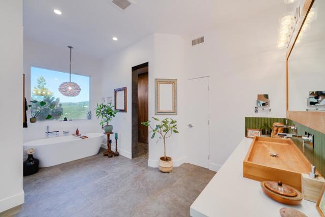 403 Black Canyon Place, Ramona CA: https://media.crmls.org/mediaz/995b975f-73d3-4039-a947-65f65db1029c.jpg