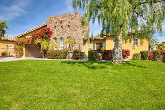 14 Via Santo Tomas Drive, Rancho Mirage CA: https://media.crmls.org/mediaz/995ba408-3922-4e01-b6c2-fc61443b8db8.jpg