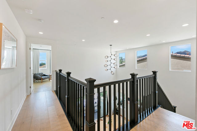 21316 Poema Place, Chatsworth CA: https://media.crmls.org/mediaz/995c667f-935b-4fb2-8464-4daa7ba0b77f.jpg