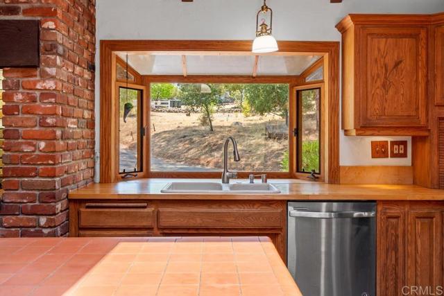 Detail Gallery Image 6 of 34 For 3001 Venadito, Alpine,  CA 91901 - 3 Beds | 2/1 Baths