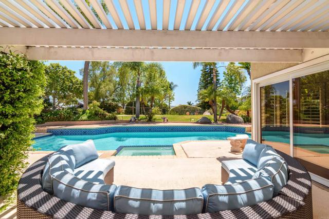 341 Pico De La Loma, Escondido CA: https://media.crmls.org/mediaz/995ce0ac-d999-47fc-872b-55ed01269fa3.jpg