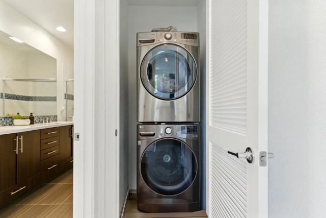 528 Odyssey Lane, Milpitas CA: https://media.crmls.org/mediaz/995ce4bc-4eae-4525-b7a3-7da7aa64f271.jpg