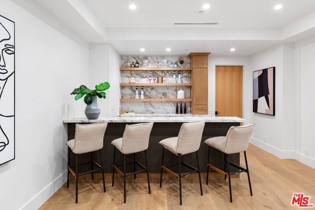 2565 Patricia Avenue, Los Angeles CA: https://media.crmls.org/mediaz/995cf8c6-a4fd-4e5c-b783-776e8dbfe00c.jpg
