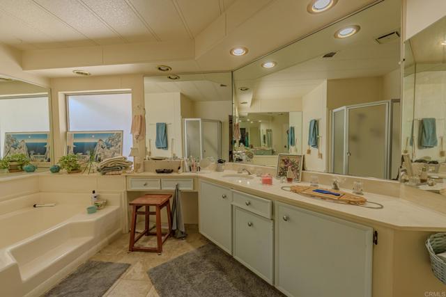 Detail Gallery Image 13 of 28 For 4650 Dulin #121,  Fallbrook,  CA 92028 - 2 Beds | 2 Baths