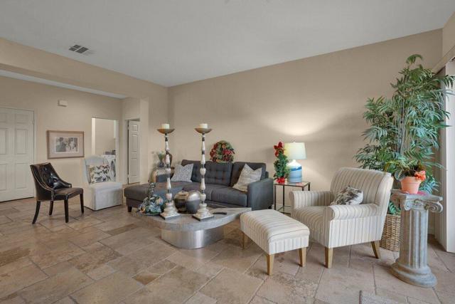 48135 Vista Cielo, La Quinta CA: https://media.crmls.org/mediaz/995d3782-dcc8-43ae-b8d6-bbd5207f4177.jpg