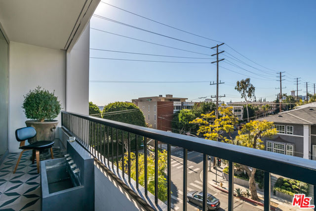 1100 Alta Loma Road, West Hollywood CA: https://media.crmls.org/mediaz/995eacbf-6f93-48c7-a025-7d02766aeb46.jpg