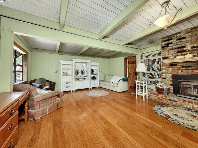 Image 17 of 40 For 4961 Wheeler Dr