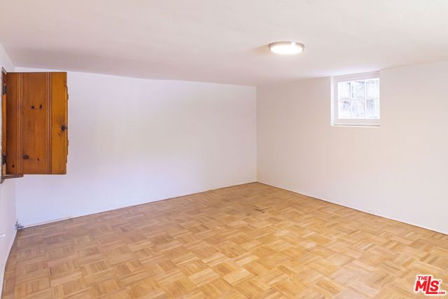 2547 Canyon Drive, Los Angeles CA: https://media.crmls.org/mediaz/995fb713-215d-404a-a227-2b5be284ede5.jpg