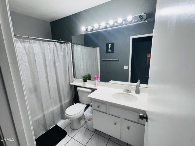 15711 Garnet, Victorville CA: https://media.crmls.org/mediaz/99601625-ea1a-47f2-aeed-88da6fcc2e96.jpg