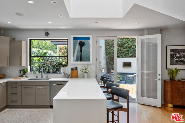 8735 Dorrington Avenue, West Hollywood CA: https://media.crmls.org/mediaz/996051a6-8905-42a0-b466-526026e50b98.jpg