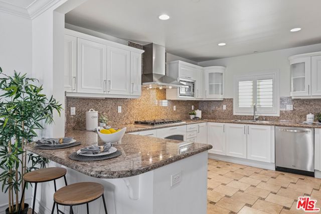 123 S Clark Drive, West Hollywood CA: https://media.crmls.org/mediaz/99605a17-36dd-4aed-a784-eb2acd1b503f.jpg