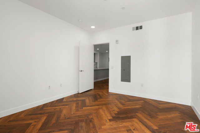 1250 N Fairfax Avenue, West Hollywood CA: https://media.crmls.org/mediaz/9961b9a7-164b-4365-9eca-a2823b2dbc0f.jpg
