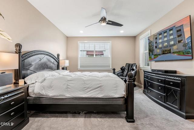2810 Wagon Wheel Road, Oxnard CA: https://media.crmls.org/mediaz/99622f43-b1e4-48a8-b6d2-e1dfbb95245e.jpg