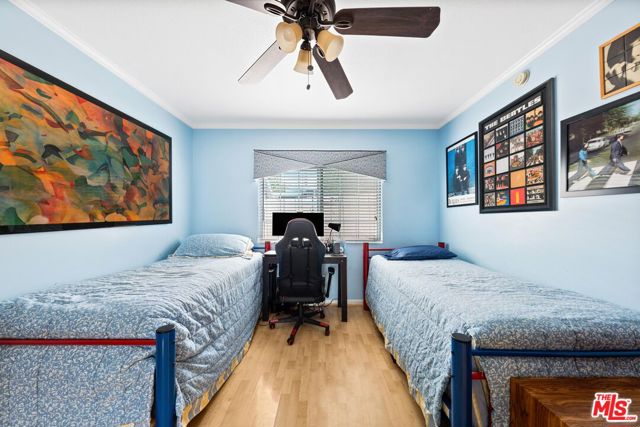 1747 N Avenue 46, Los Angeles CA: https://media.crmls.org/mediaz/99640a26-d8bf-429e-8fe3-b34563dfd3f1.jpg