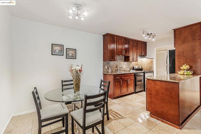 375 Jayne Avenue, Oakland CA: https://media.crmls.org/mediaz/996426ab-54bc-4b0d-8c4a-d73d61064852.jpg