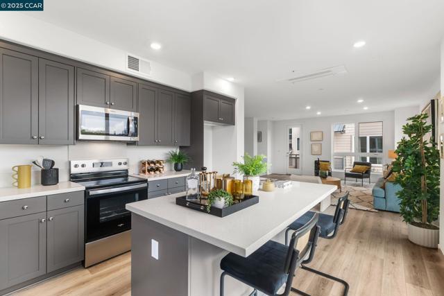 27276 Cosmo Ct, Hayward CA: https://media.crmls.org/mediaz/996583fc-f487-456e-abb1-76b3e499caf0.jpg