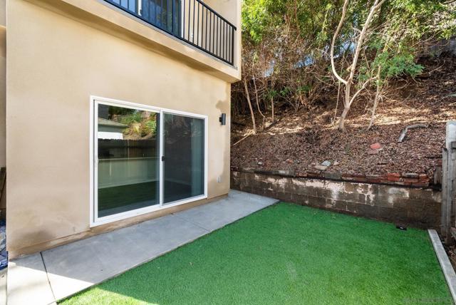 5126 5128 Alumni Pl, San Diego CA: https://media.crmls.org/mediaz/99659cad-a7ef-4cae-b0c5-eaf00f3ae849.jpg