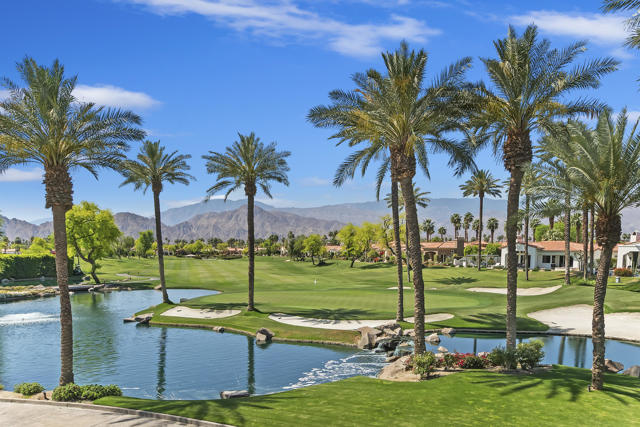 379 Tomahawk Drive, Palm Desert CA: https://media.crmls.org/mediaz/9965ab9e-00b0-4f18-8735-fee798b67f80.jpg