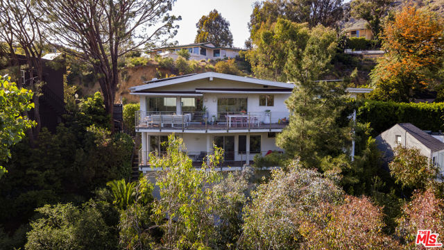6150 Mulholland Highway, Los Angeles CA: https://media.crmls.org/mediaz/996629bd-43b7-4cf8-8213-ec78b547c943.jpg